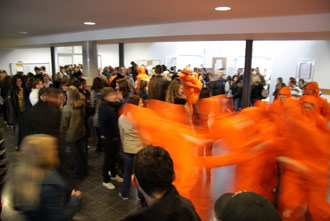 Abgase im Foyer