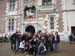 Die deutsche Gruppe vor dem Schloss von Blois mit Frau Dzida