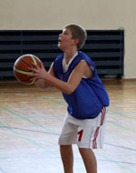 Michael setzt zum Wurf an